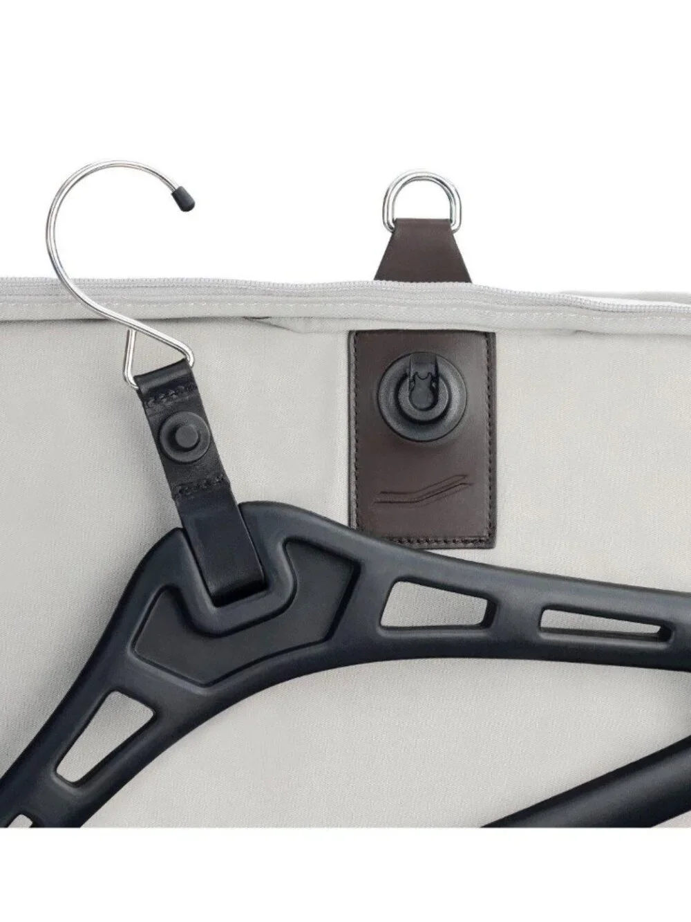 Vocier F35 Leather Travel Bag in Brown OS